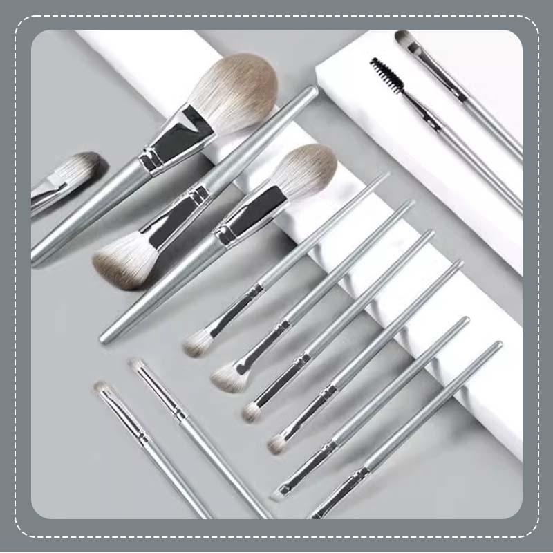 14피스 메이크업 브러쉬 세트 실버 그레이 부드러운 솔 - Merit Beauty Makeup 리뷰 및 가격