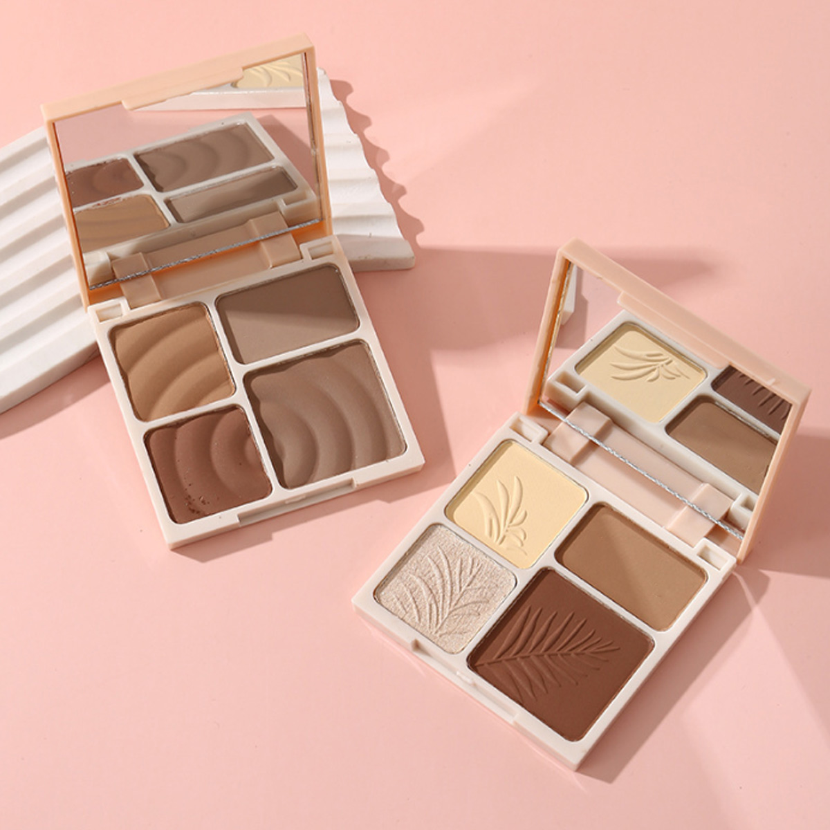 4 가지 색상 고광택 한 디스크 매트 브라이트닝 섀도우 - Merit Beauty Makeup 리뷰 및 가격
